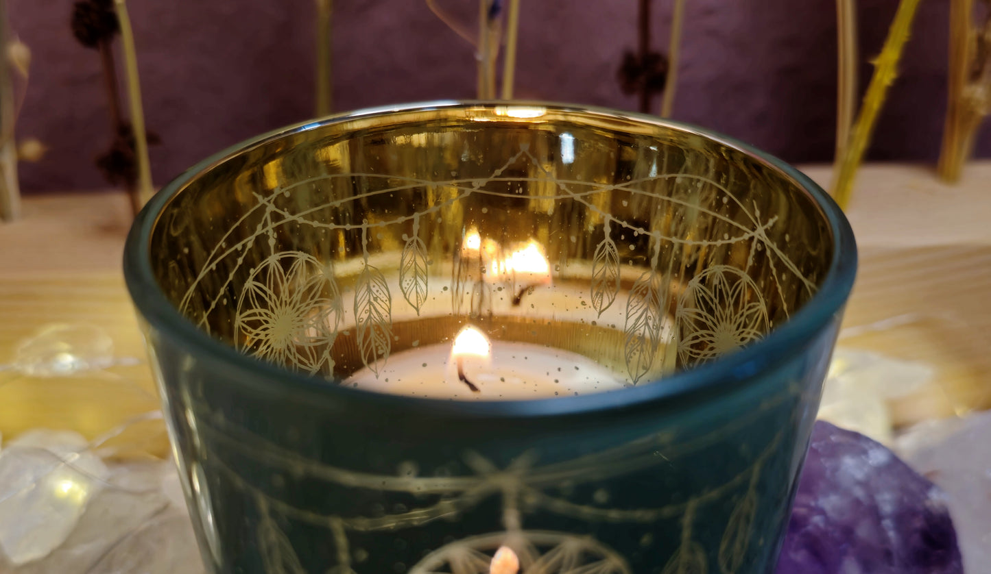 Mystisches Windlicht mit Traumfänger – Salbeigrün. Magie im Kerzenschein