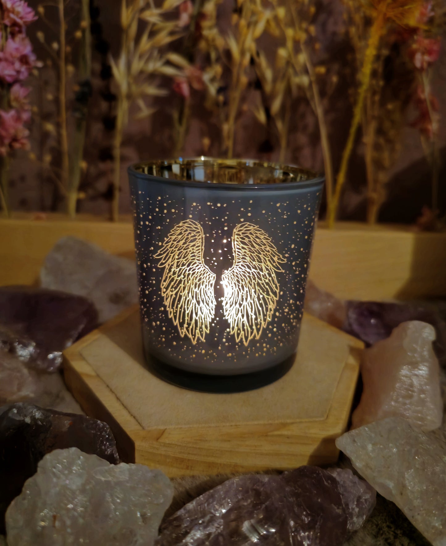 Mystisches Windlicht Engelsflügel in Grau – Symbol für Schutz & Harmonie