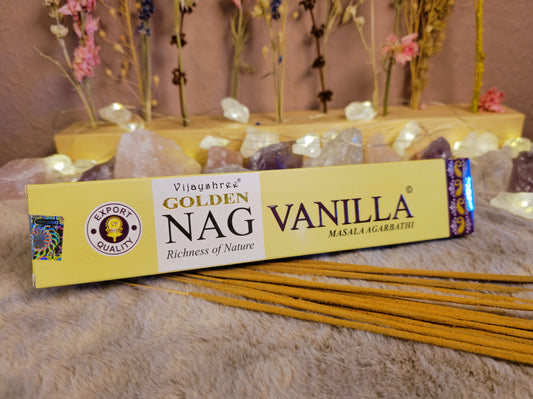 Räucherstäbchen von Golden Nag – Vanilla – Süß und verführerisch – 15 Stäbchen für eine warme, beruhigende Atmosphäre