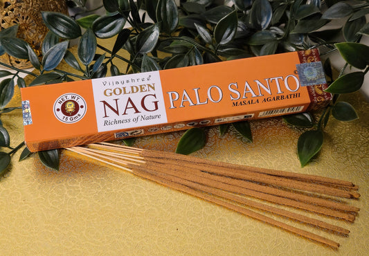 Räucherstäbchen von Golden Nag – Palo Santo, Bestseller! – 15 Stäbchen für eine magische Atmosphäre