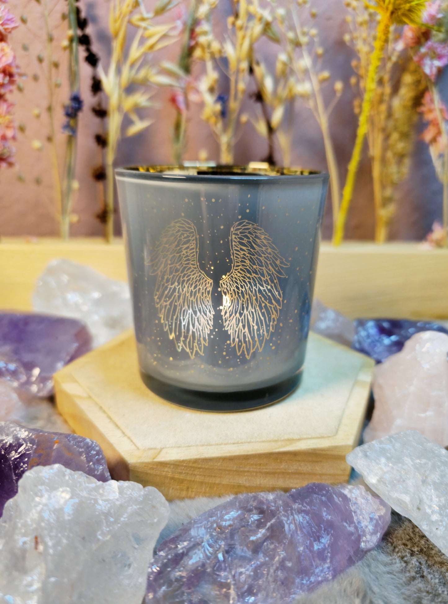 Mystisches Windlicht Engelsflügel in Grau – Symbol für Schutz & Harmonie