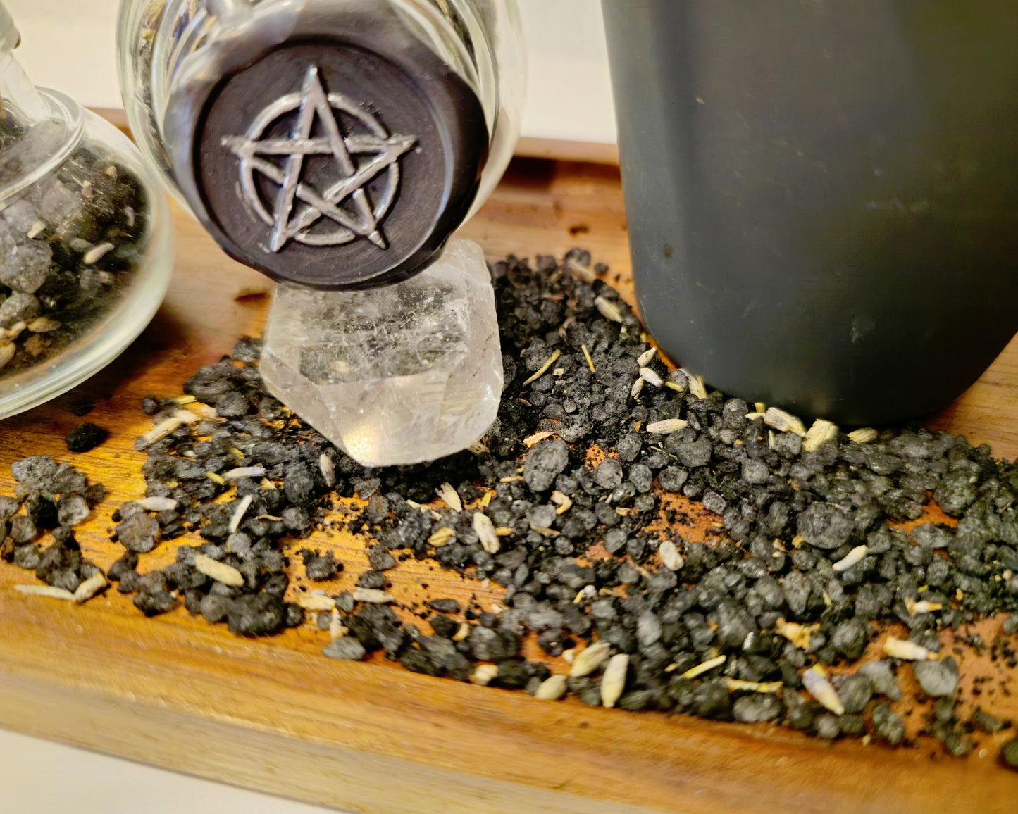 Schwarzes Hexensalz – Schutz & Bannkraft für deine Rituale (Groß)