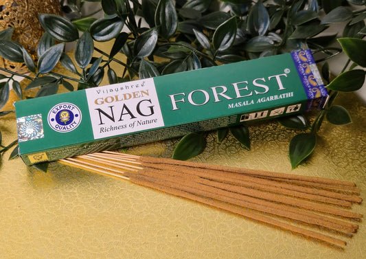 Räucherstäbchen von Golden Nag – Forest – Naturverbundenheit in jedem Atemzug – 15 Stäbchen für eine erfrischende Atmosphäre